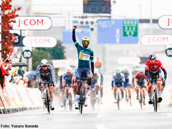 Biniam Girmay se alza con el triunfo en el Critérium de Saitama Biniam Girmay se alza con el triunfo en el Critérium de Saitama