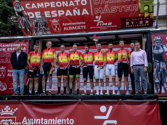 Luis Borrás y Montserrat Pereira brillan en la contrarreloj del Campeonato de España Máster en Albacete Luis Borrás y Montserrat Pereira brillan en la contrarreloj del Campeonato de España Máster en Albacete