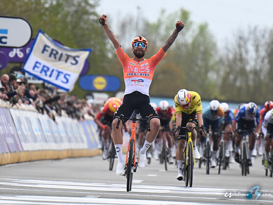 A Trav�s de Flandes: Ganna: "Van Aert hizo un gran trabajo y fue muy dif�cil alcanzarlo"