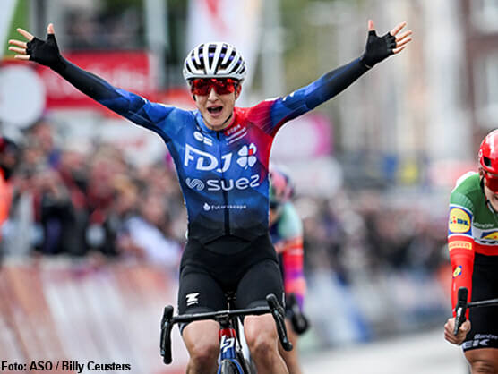 Grace Brown bate a Elisa Longo Borghini y Demi Vollering en la Lieja-Bastoña-Lieja Femenina Grace Brown bate a Elisa Longo Borghini y Demi Vollering en la Lieja-Bastoña-Lieja Femenina