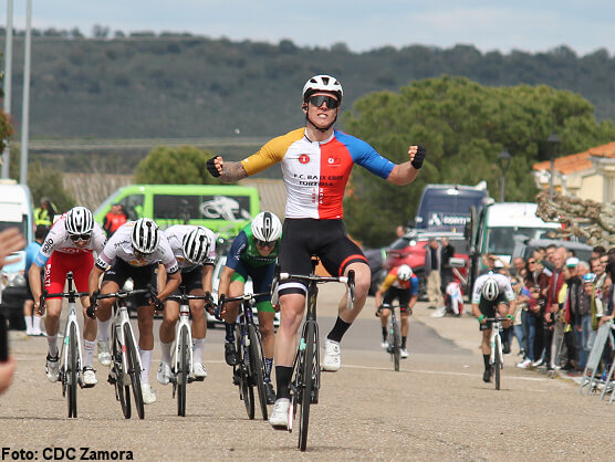 Smirnov reina en Zamora y se lleva el 77º Trofeo Caja Rural-GP San José de Muelas del Pan Smirnov reina en Zamora y se lleva el 77º Trofeo Caja Rural-GP San José de Muelas del Pan
