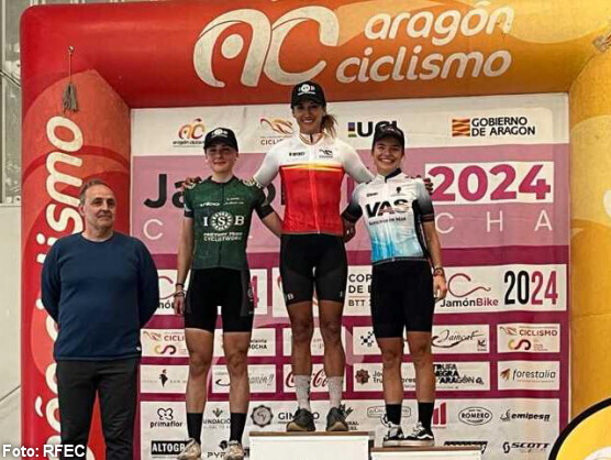 Martin Frey y Mónica Calderón dominan en la Jamón Bike, inaugurando la Copa de España de XCM Martin Frey y Mónica Calderón dominan en la Jamón Bike, inaugurando la Copa de España de XCM
