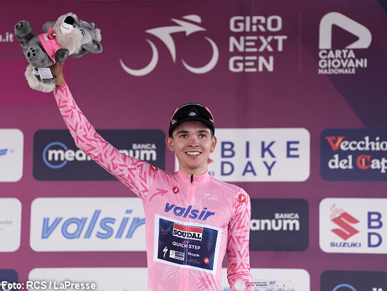 Jasper Schoofs gana en Villa d'Agri desde la fuga y se viste de rosa en el Giro Next Gen Jasper Schoofs gana en Villa d'Agri desde la fuga y se viste de rosa en el Giro Next Gen