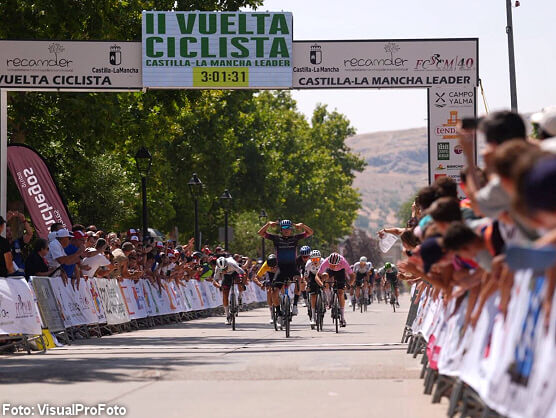 Cadena se impone en Herencia y Benareau conserva el liderato de la Vuelta a Castilla-La Mancha Cadena se impone en Herencia y Benareau conserva el liderato de la Vuelta a Castilla-La Mancha