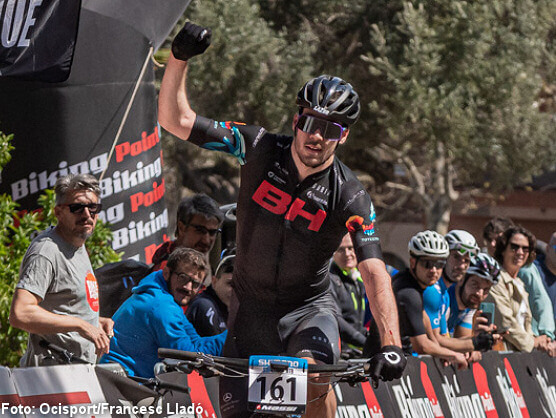 Jofre Cullell y Janika Loiv vencen en la Copa Catalana Internacional Biking Point de Gav