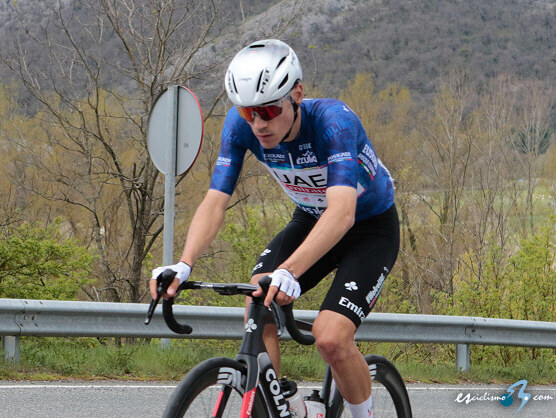 El UAE Emirates, con Juan Ayuso, Igor Arrieta y Marc Soler en el Critérium del Dauphiné El UAE Emirates, con Juan Ayuso, Igor Arrieta y Marc Soler en el Critérium del Dauphiné
