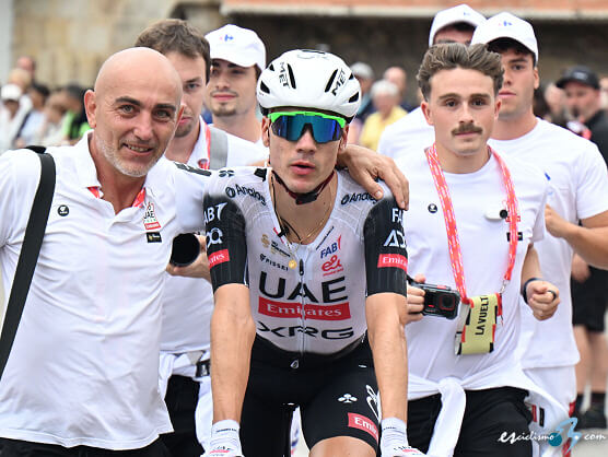 Vuelta a España: Juan Ayuso: "Ha sido muy bonito ganar en Corrales" Vuelta a España: Juan Ayuso: "Ha sido muy bonito ganar en Corrales"