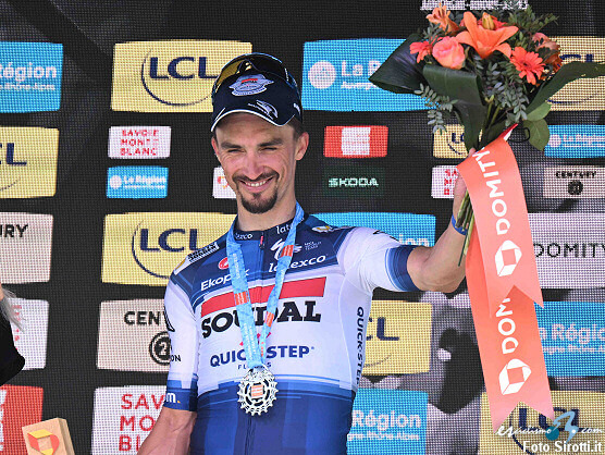 Critrium del Dauphin: Julian Alaphilippe gana la segunda etapa