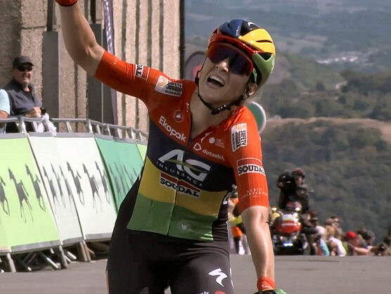 Kim Le Court-Pienaar gana en The Great Orme y asalta el liderato del Tour de Gran Bretaña Femenino Kim Le Court-Pienaar gana en The Great Orme y asalta el liderato del Tour de Gran Bretaña Femenino