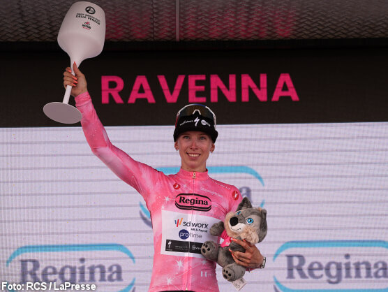 Lorena Wiebes, expulsada del Giro de Italia Femenino tras ganar la 1ª etapa Lorena Wiebes, expulsada del Giro de Italia Femenino tras ganar la 1ª etapa
