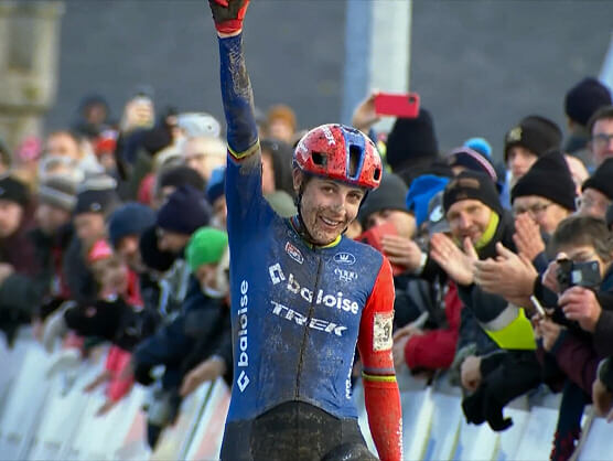 Lucinda Brand hace suya la Copa del Mundo de ciclocross de Flamanville