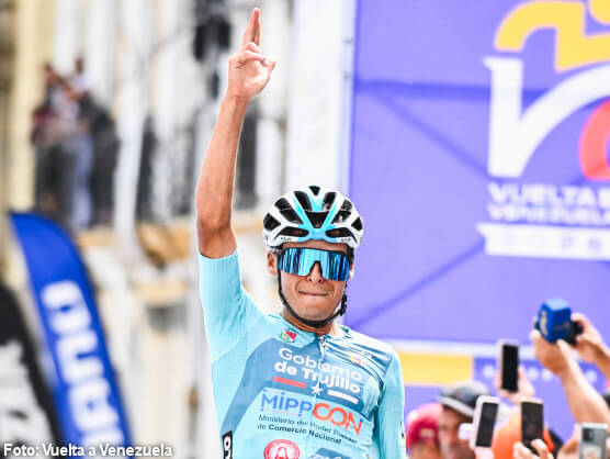 Luis Mora se impone en solitario en Mérida y se viste de líder en la Vuelta a Venezuela Luis Mora se impone en solitario en Mérida y se viste de líder en la Vuelta a Venezuela