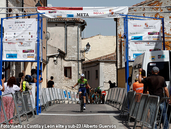 Luke Valenti gana en Cu�llar y se viste de l�der en la Vuelta a Castilla y Le�n �lite y sub-23