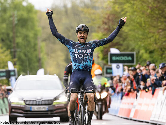 Tour de Bretaña: Mads Ostergaard Kristensen hace buena la escapada, Simon Pellaud líder Tour de Bretaña: Mads Ostergaard Kristensen hace buena la escapada, Simon Pellaud líder
