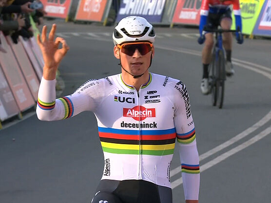 Copa del Mundo de ciclocross: Mathieu van der Poel y Fem Van Empen ganan en Hoogerheide