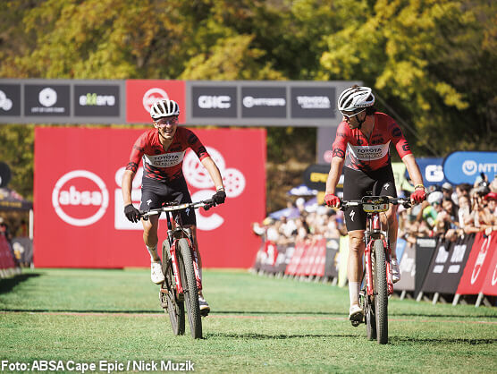 Matt Beers y Tristan Nortje aprietan la general de la Absa Cape Epic antes de la etapa final Matt Beers y Tristan Nortje aprietan la general de la Absa Cape Epic antes de la etapa final