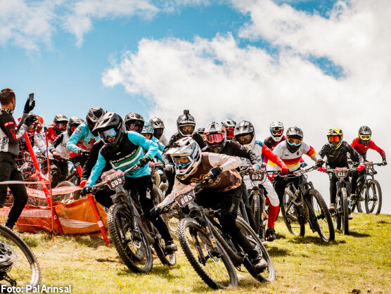 La Maxiavalanche reúne a 500 riders en el inicio de la temporada de verano en Pal Arinsal La Maxiavalanche reúne a 500 riders en el inicio de la temporada de verano en Pal Arinsal