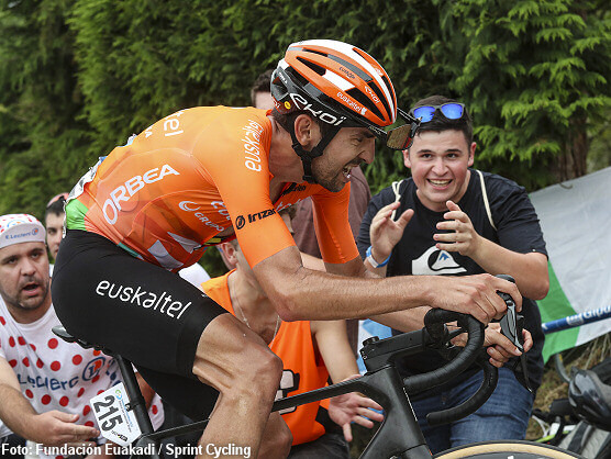 Mikel Iturria (Euskaltel-Euskadi) trasladado a un hospital en Italia tras una caída Mikel Iturria (Euskaltel-Euskadi) trasladado a un hospital en Italia tras una caída