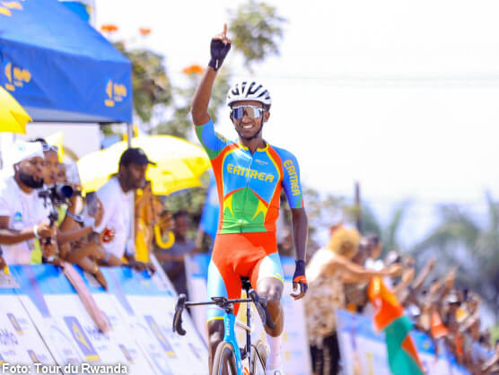 Tour de Ruanda: Nahom Zeray conquista la cima de Canal Olympia y Fabien Doubey recupera el liderato Tour de Ruanda: Nahom Zeray conquista la cima de Canal Olympia y Fabien Doubey recupera el liderato