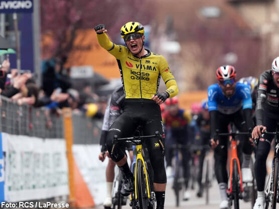 Tirreno-Adriático: Kooij celebra una victoria muy peleada; Ganna y Ayuso admiten el desgaste Tirreno-Adriático: Kooij celebra una victoria muy peleada; Ganna y Ayuso admiten el desgaste