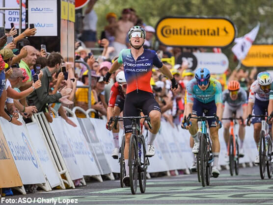 Olav Kooij abre su cuenta en el Tour de Francia con victoria al sprint en la 5� etapa