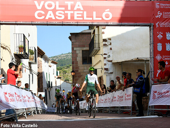Pablo Lospitao impone su potencia en Vilafamés y es el primer líder de la Volta Castelló Pablo Lospitao impone su potencia en Vilafamés y es el primer líder de la Volta Castelló