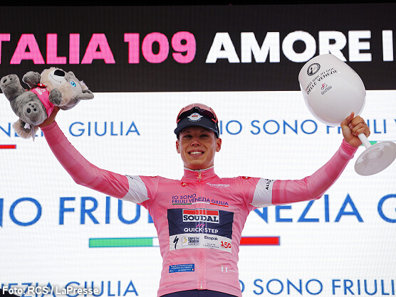 Paul Magnier gana la primera maglia rosa del Giro de Italia tras una montonera final en Burgas