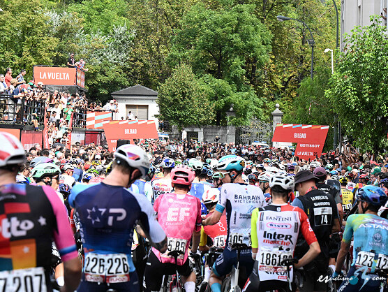 Listado oficial de ciclistas inscritos en la Vuelta a Espa�a 2026 [Dorsales]
