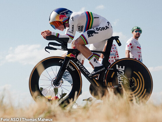 Remco Evenepoel vuela en la crono del Tour de Francia y Pogacar refuerza el maillot amarillo Remco Evenepoel vuela en la crono del Tour de Francia y Pogacar refuerza el maillot amarillo