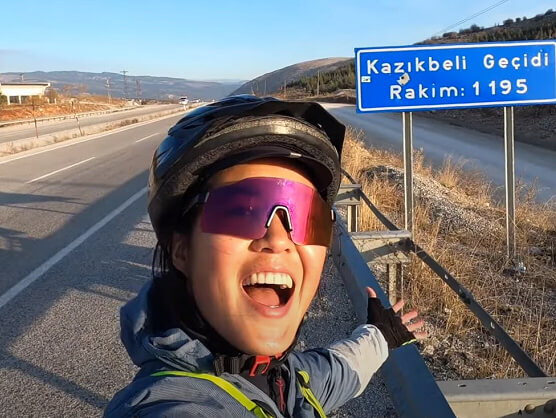 Sara Qiu reanuda en Kirguistn su viaje de 20.000 kilmetros en bici con meta en China