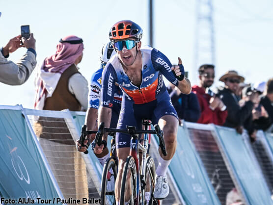 Simon Yates se hace con el AlUla Tour ganando la ltima etapa