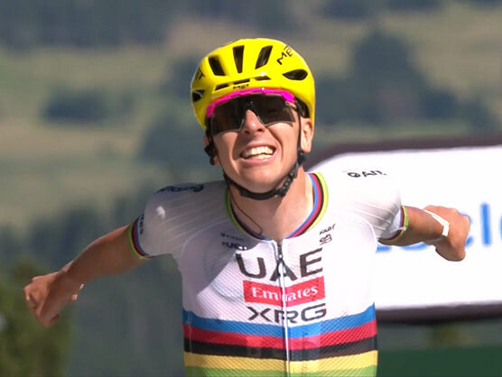 Tadej Pogacar gana en Les Angles y se viste de amarillo en el Tour de Francia Tadej Pogacar gana en Les Angles y se viste de amarillo en el Tour de Francia