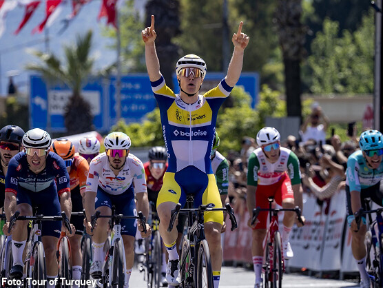 Tom Crabbe gana el primer sprint y se viste de l�der en el Tour de Turqu�a