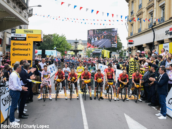 El Tour de Francia rinde homenaje a André Drege, ciclista noruego fallecido en la Vuelta a Austria El Tour de Francia rinde homenaje a André Drege, ciclista noruego fallecido en la Vuelta a Austria