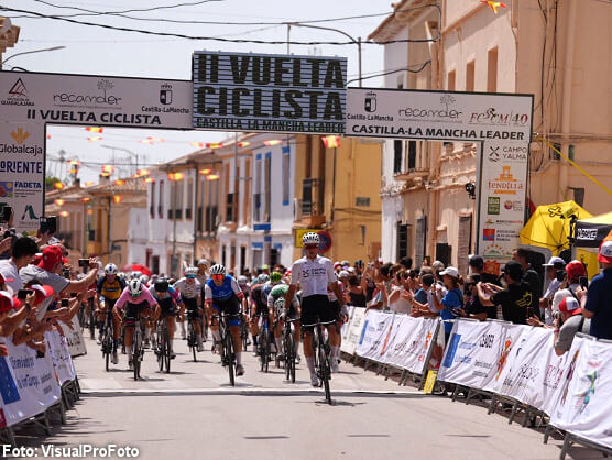 V�ctor Benareau repite victoria en Agram�n y refuerza su liderato en la Vuelta a Castilla-La Mancha