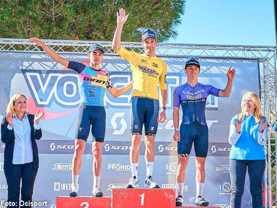 Samuel Gaze y Savilia Blunk dominan en la VolCAT Platja dAro by Scott