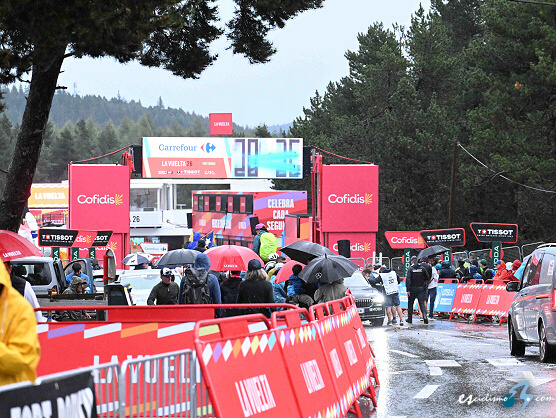 Vuelta a España: Alcalde de Font Romeu: "Estoy desolado, pero era lo más razonable" Vuelta a España: Alcalde de Font Romeu: "Estoy desolado, pero era lo más razonable"