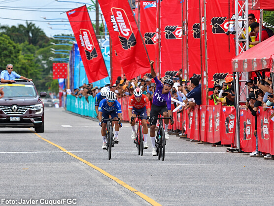 Johan Steven Rubio se impone al sprint en la primera etapa de la Vuelta a Guatemala
