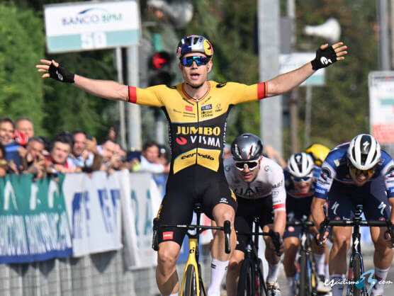 Coppa Bernocchi: Wout Van Aert: "Sienta bien volver a levantar los brazos" Coppa Bernocchi: Wout Van Aert: "Sienta bien volver a levantar los brazos"