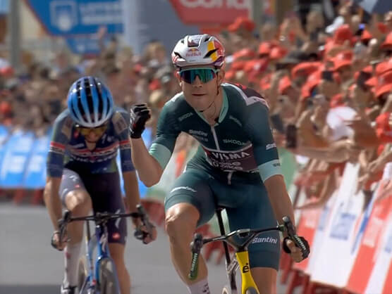 Vuelta a España: Wout van Aert gana la 13ª etapa tras imponerse a Paret-Peintre en la fuga Vuelta a España: Wout van Aert gana la 13ª etapa tras imponerse a Paret-Peintre en la fuga