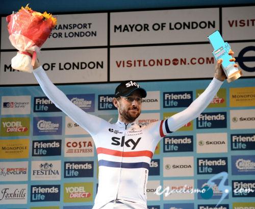 Tour de Gran Bretaña: Wiggins gana la crono y Van Baarle conservó el liderato Tour de Gran Bretaña: Wiggins gana la crono y Van Baarle conservó el liderato