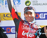 Evans ve “interesante” poder medirse con Contador y Frank Schleck en la París-Niza