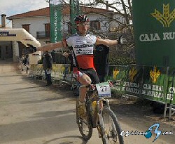 Carlos Coloma, primer líder de la Copa Caja Rural de BTT al vencer en Izkue Carlos Coloma, primer líder de la Copa Caja Rural de BTT al vencer en Izkue