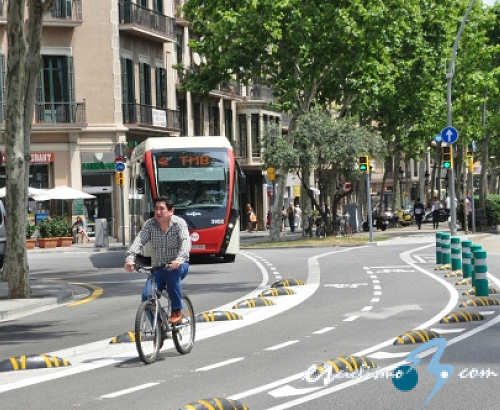 Más de 450.000 personas utilizan la bicicleta cada día en Cataluña Más de 450.000 personas utilizan la bicicleta cada día en Cataluña