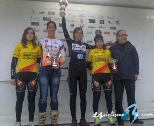 Copa de España de ciclocross: Gamonal se exhibe en el barrizal de Navia Copa de España de ciclocross: Gamonal se exhibe en el barrizal de Navia