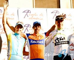 Michael Matthews se impone en la 27ª Clásica de Almería Michael Matthews se impone en la 27ª Clásica de Almería