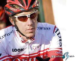Damien Monier, atropellado por un coche mientras entrenaba Damien Monier, atropellado por un coche mientras entrenaba