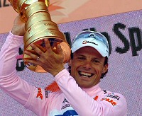 Giro de Italia: Danilo Di Luca se consagra entre los grandes conquistando su primera ´maglia rosa´ Giro de Italia: Danilo Di Luca se consagra entre los grandes conquistando su primera ´maglia rosa´