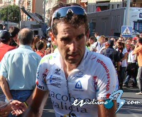 Vuelta a Espaa: Mosquera precis de ayuda para cruzar la meta tras la cada (Ampliacin)