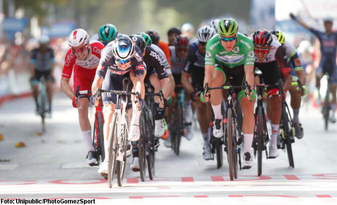 Jasper Philipsen gana en Albacete